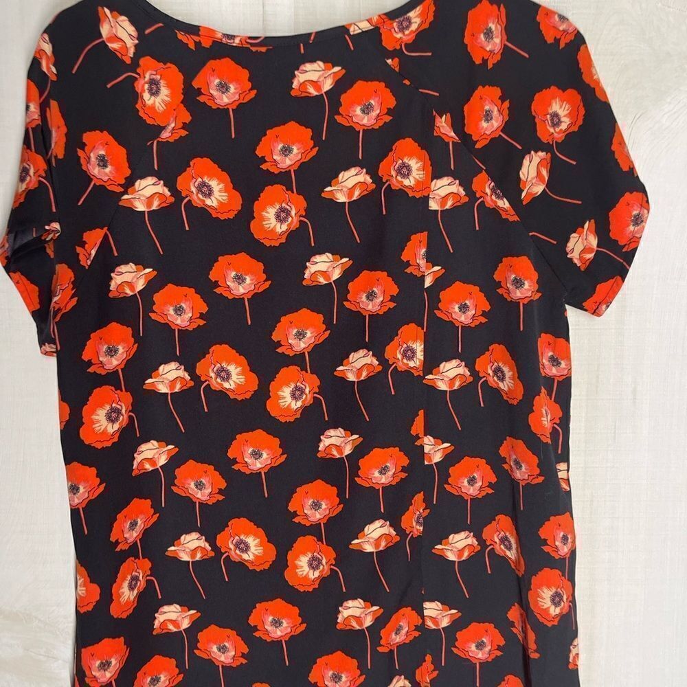CABi navy and orange floral‎ short sleeve top, size small - Picture 14 of 14